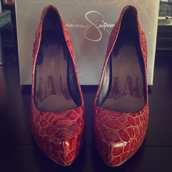 Jessica Simpson Dark Brown Anakonda Patent Pump!!!