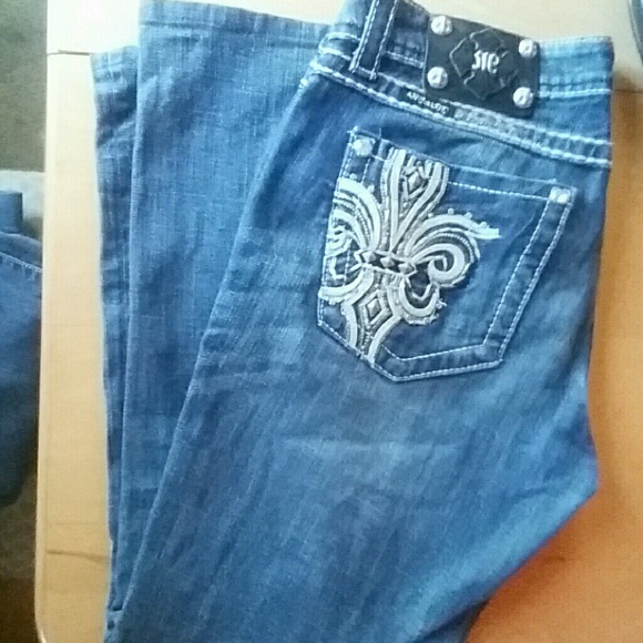 Miss me jeans sz 30, & $30 firm??