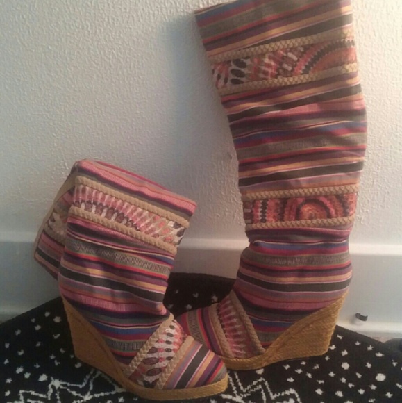 💋Tall wedge boot!