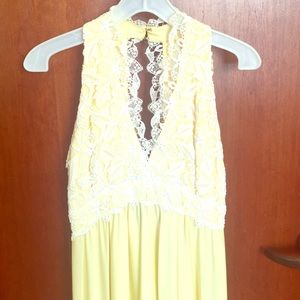 Gorgeous lace detailed dress