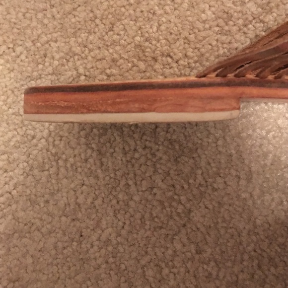 Gold Report Sandals. - Picture 4 of 5