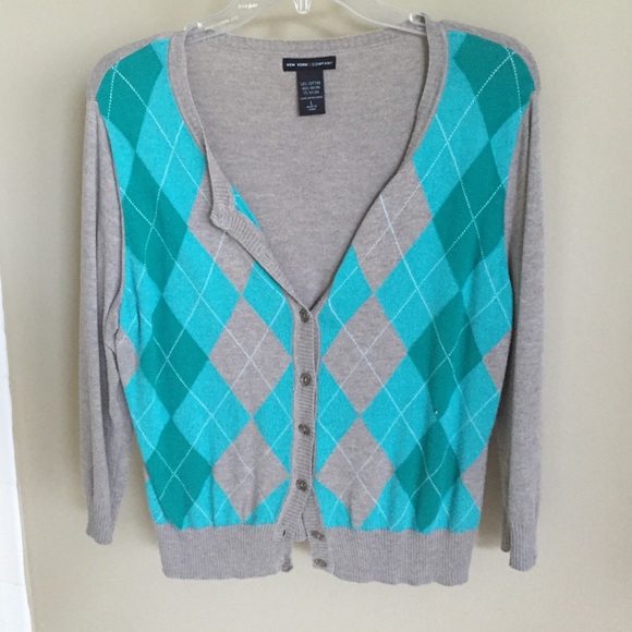 🎉New York and Company Argyle Cardigan🎉
