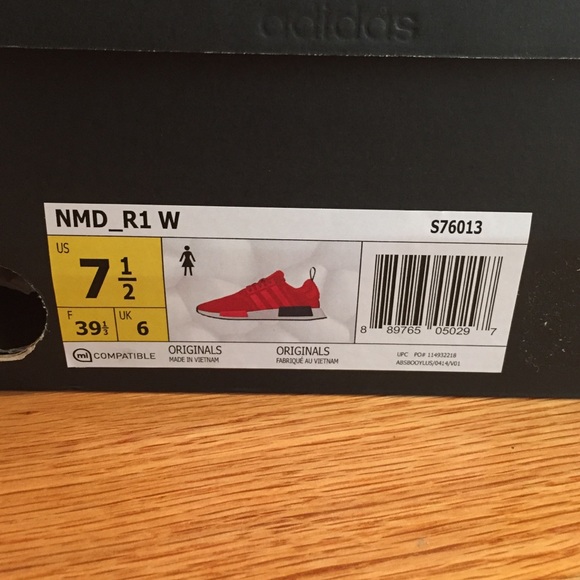 New adidas NMD r1 vivid red women size 7.5 - Picture 4 of 4