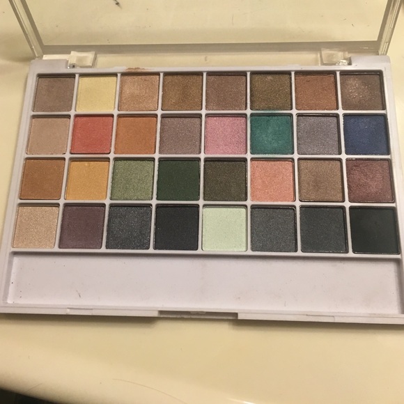 elf eyeshadow pallet - Picture 2 of 2