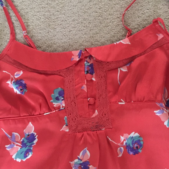 American Eagle silky, top size medium - Picture 2 of 4
