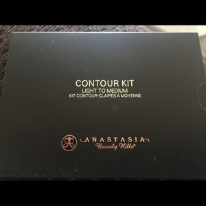 Anastasia Beverly Hill contour kit
