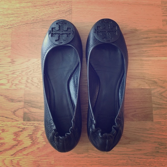 Classic black Tory Burch flats