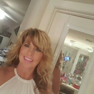 Meet your Posher, Gena