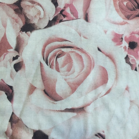 Rose pattern tee - Picture 3 of 3