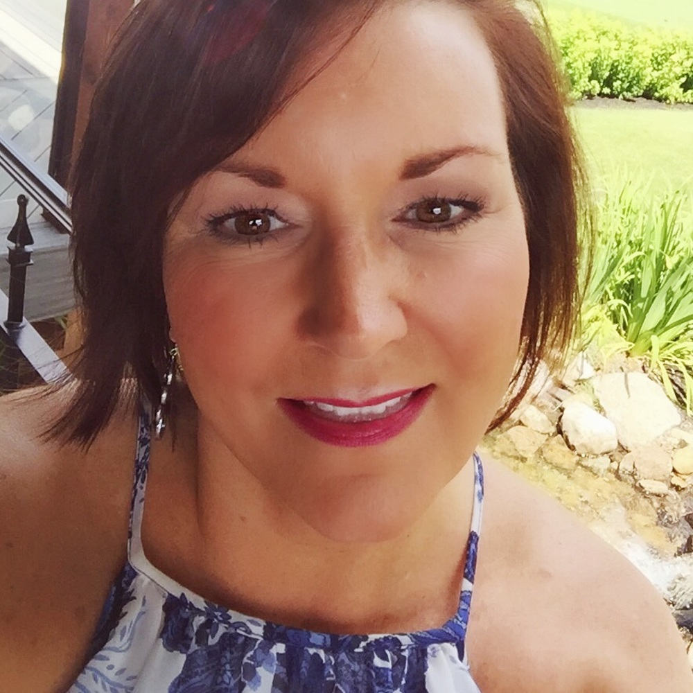 Meet your Posher, Dee dee