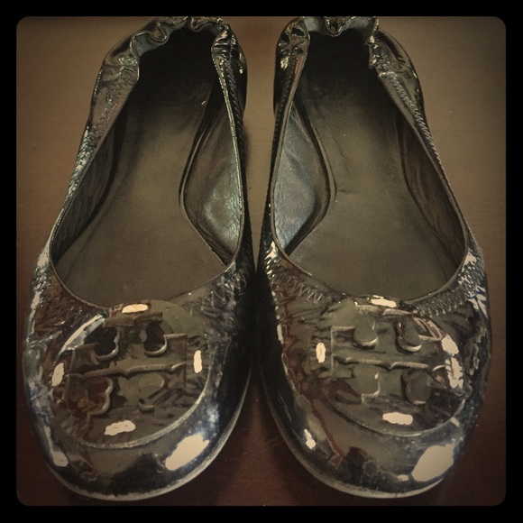 BLACK PATENT LEATHER TORY BURCH BALLET FLATS