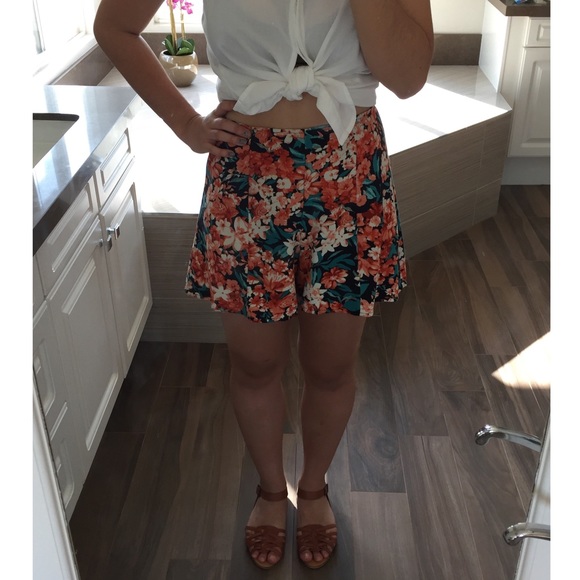 Kimchi Blue floral print shorts