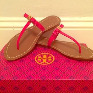 🎉❗️FLASH SALE❗️Tory Burch Sandals🎉