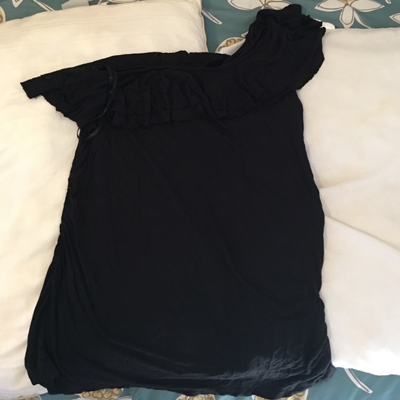 Black shirt maternity top