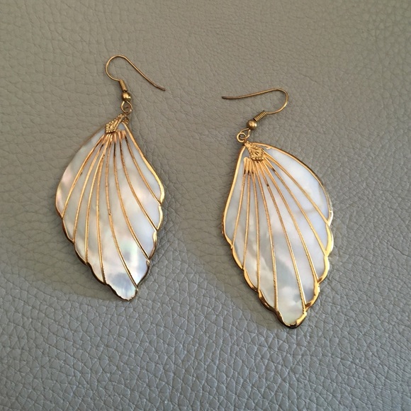 Jewelry - Shell earrings
