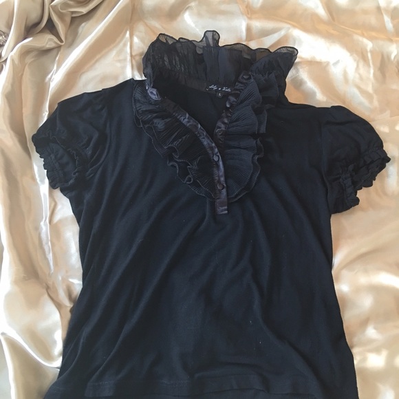 Black Ruffle Top ✨✨