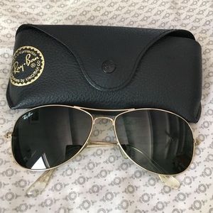 Aviator ray bans with case