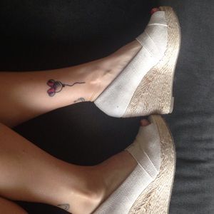 Burlap like wedge heels