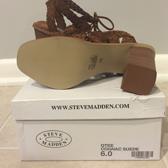 Steve Madden QTEE Cognac Suede block sandals - Picture 4 of 4