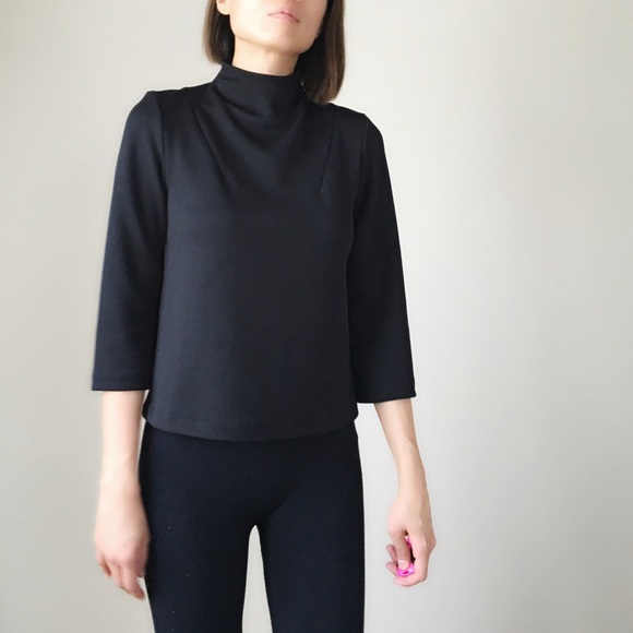 H&M Tops - Modern contemporary High collar blouse top