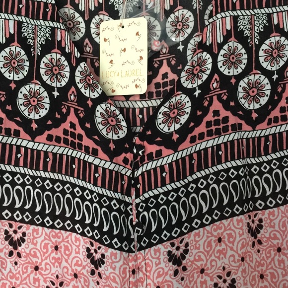 💲💲💲💲 sold in a bundle to Vezna Sleeveless tuni - Picture 2 of 4