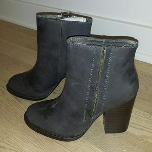 NWB Urban Outfitters Charcoal Ankle Boots