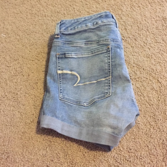American Eagle Midi shorts