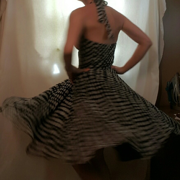 WHBM 50's Style Dancing Dress - Picture 2 of 4