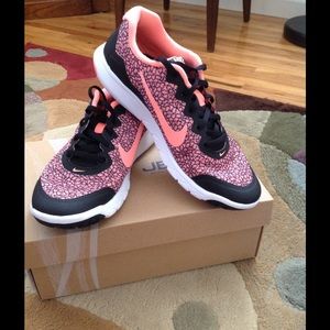 Nike Flex Experience Run 4