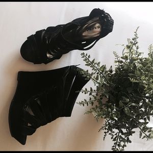 Velvet Chinese Laundry wedges
