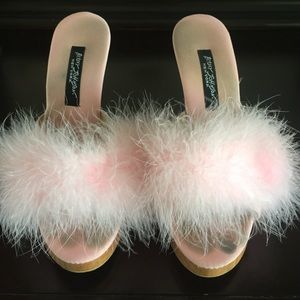 BETSEY JOHNSON PINK BOA KITTEN HEELS!! 💖