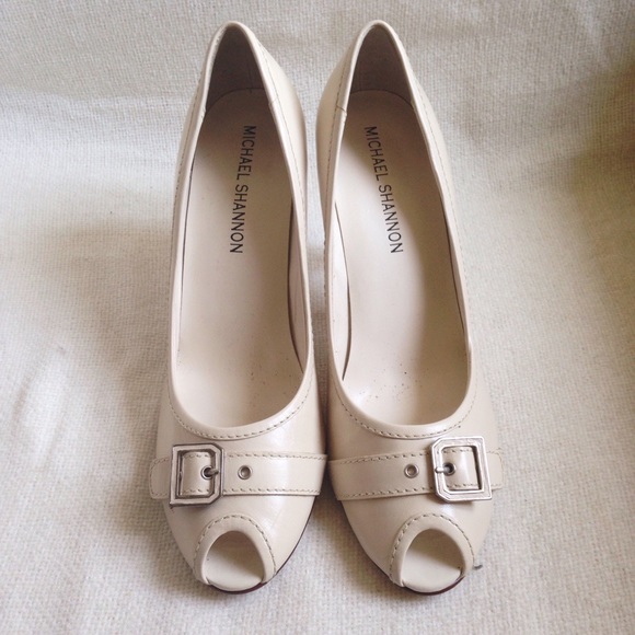 *PRICE DROP!* Michael Shannon Peep-Toe Heels - Picture 2 of 5