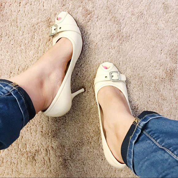 *PRICE DROP!* Michael Shannon Peep-Toe Heels - Picture 5 of 5