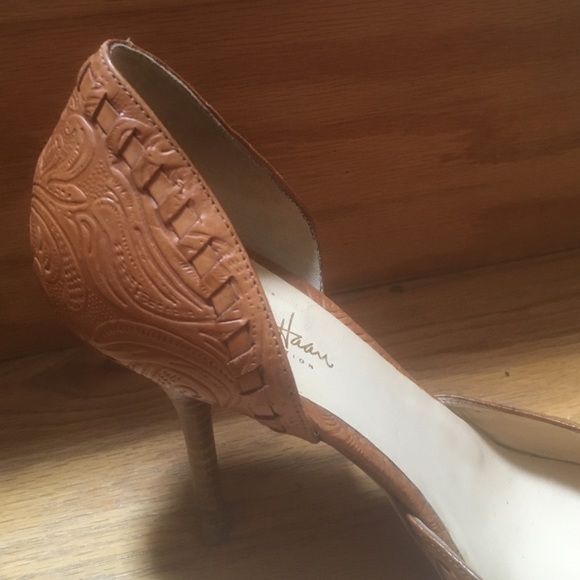 Cole haan embossed leather heels - Picture 2 of 4