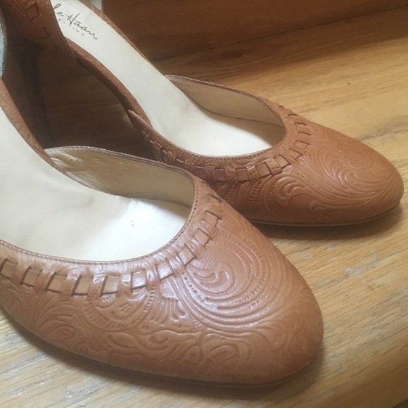 Cole haan embossed leather heels - Picture 3 of 4