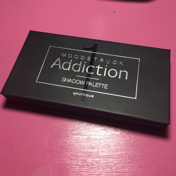 Younique Moodstruck Palette 1
