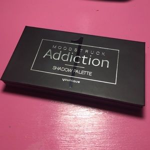 Younique Moodstruck Palette 1