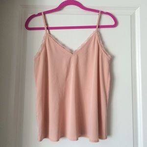 Pink Abercrombie & Fitch tank with lace trim