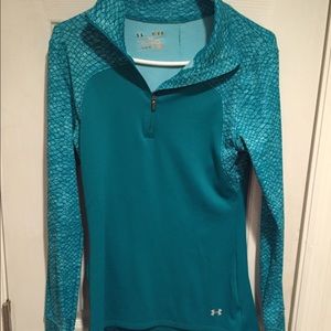 Under Amrour pull over