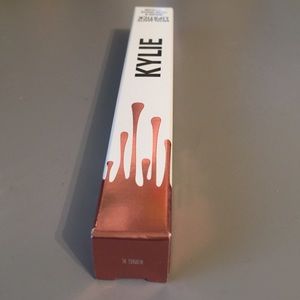 Kylie Lipkit in KING K