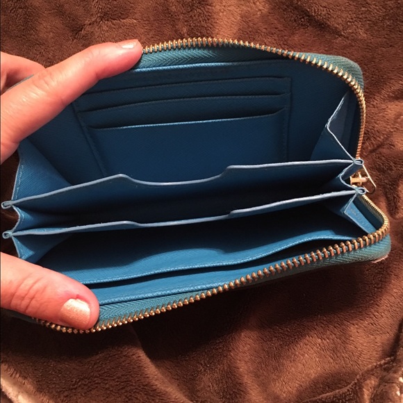 Michael Kors wallet - Picture 2 of 2