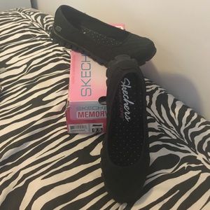 Sketchers Flex Memory Foam slip on sneakers