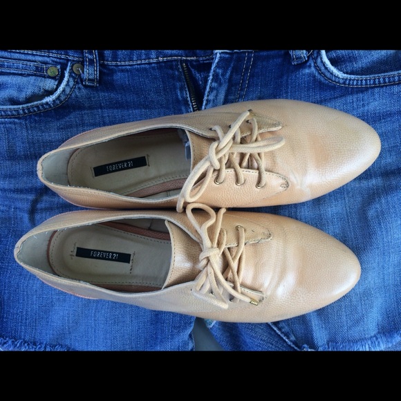 Pale pink Oxford shoes