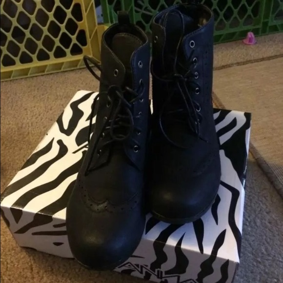 •SOLD❌SOLD•👢Brandnew Moto boots in size 7.5 - Picture 3 of 3