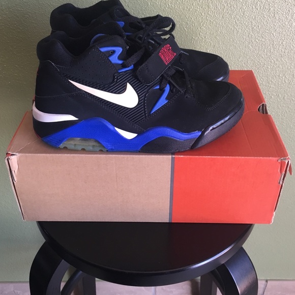 Air Force 180 LE Mid's. Charles Barkley.