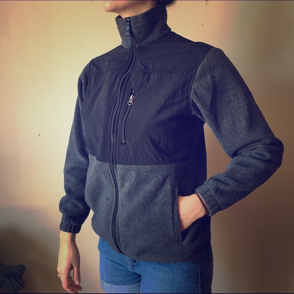 Women's Columbia zip up sweater size small