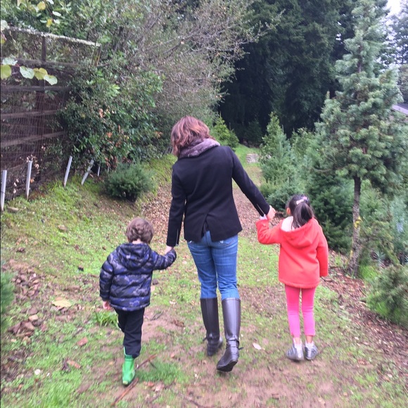 Meet your Posher, Larissa - Picture 2 of 4