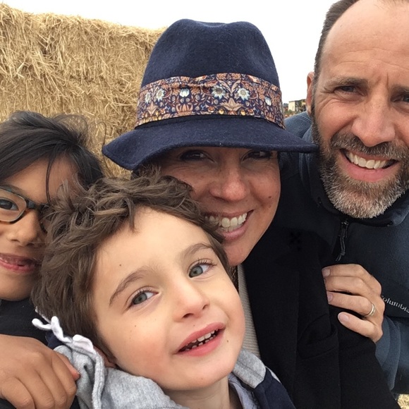 Meet your Posher, Larissa - Picture 3 of 4