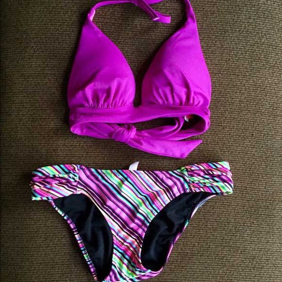 SALE‼️VS Push Up Halter with Knockout Bottoms