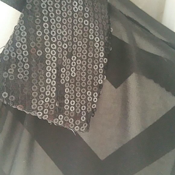 SALE! Black Sequin Collar High/Lo Top NWOT - Picture 2 of 4